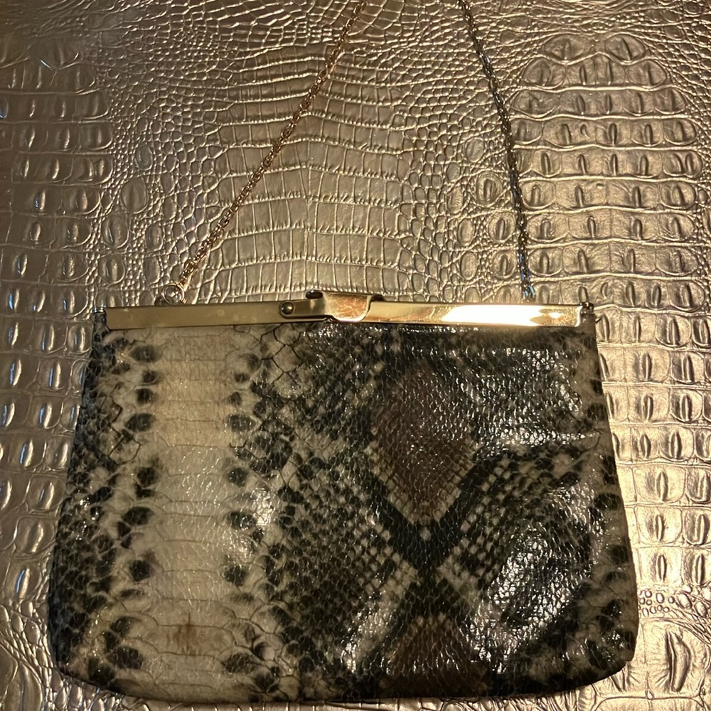 Beautiful, snake 🐍 print purse.